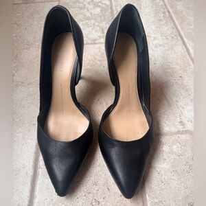 Gianni Bini Black Leather Pumps